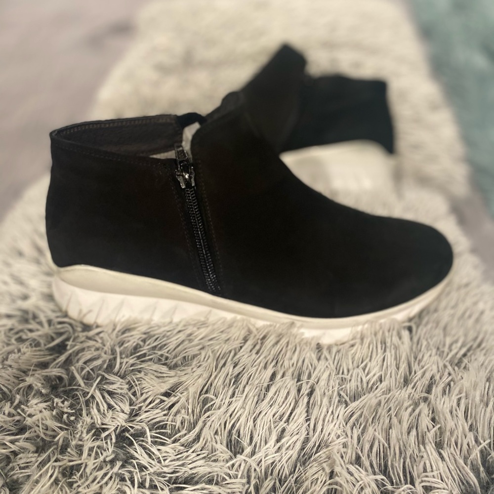 Naot Footwear - Zodiac Sneaker